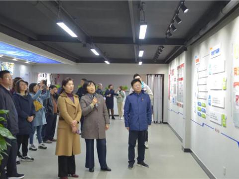 市人大向导来银娱优越会集团视察“职工之家”建设情形